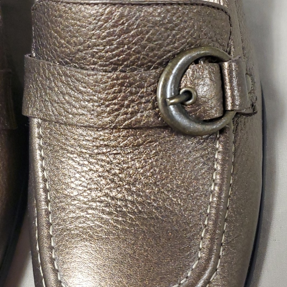 Michelle D Wedges - Picture 2 of 8